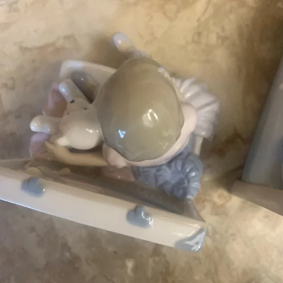 Leonardo collection figurines boy and girl